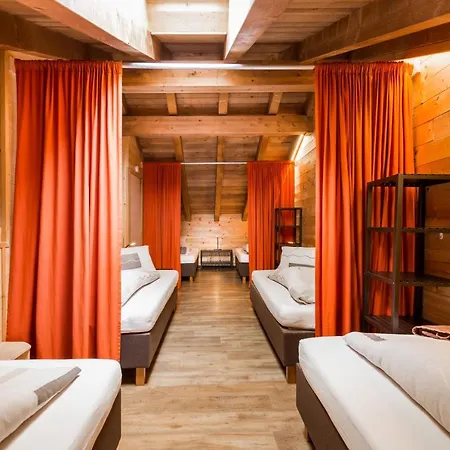 Hostel Rutsche *