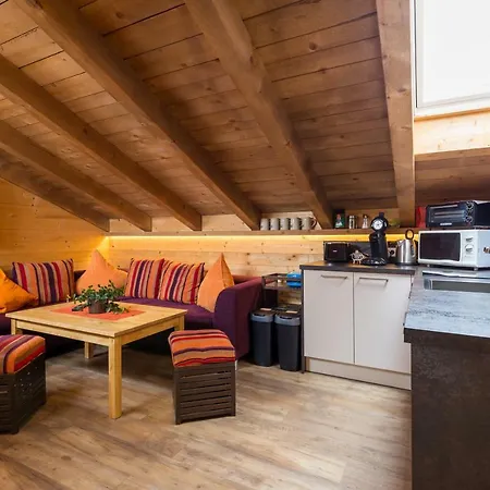 Rutsche Hostel *